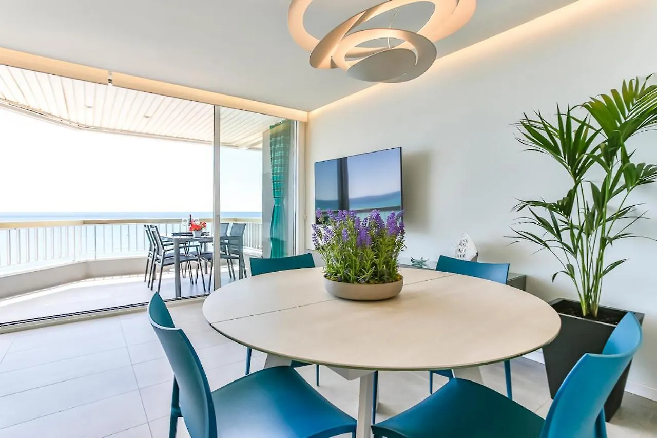 Magnifico Apartamento - Primera Linea De Mar Calafell España